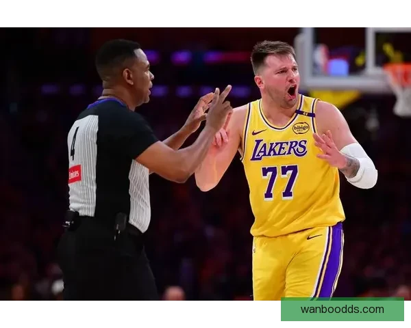 东契奇带伤鏖战三分绝平三不沾效率低迷31分遗憾吞里程悲